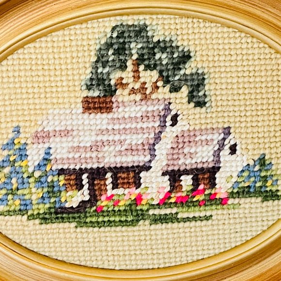 ❌SOLD❌VTG 1970's needlepoint picture of a house and garden - Picture 4 of 6